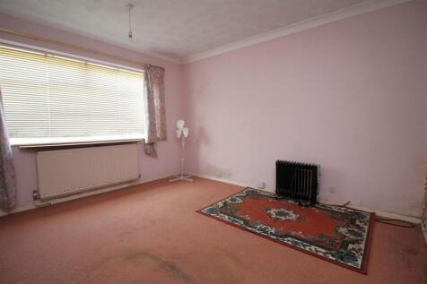 bedroom 1.JPG