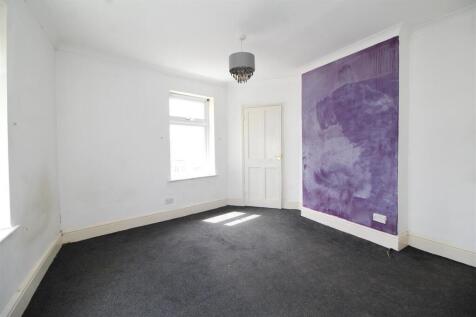 bedroom .JPG