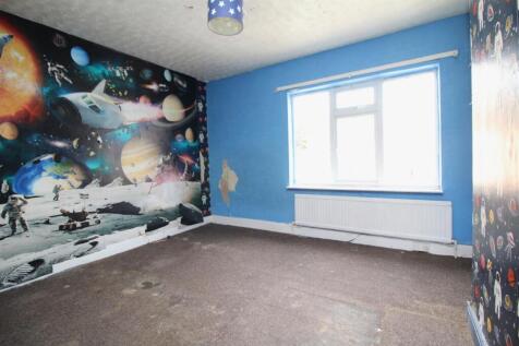 bedroom 1.JPG