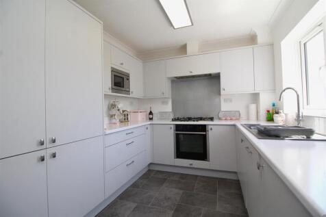 kitchen 2 .JPG