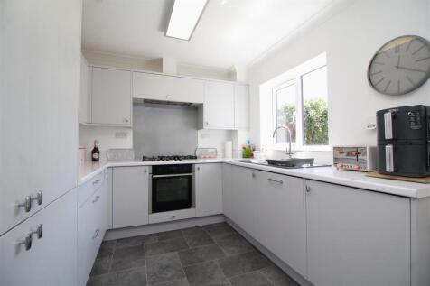 kitchen 1.JPG