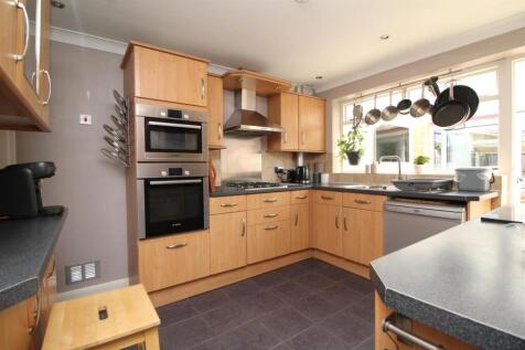 kitchen 1 .JPG