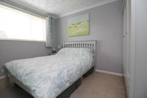 bedroom 2.JPG