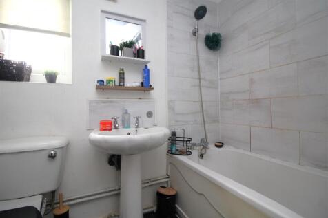 bathroom .JPG