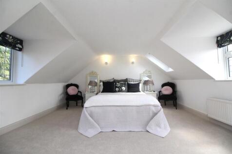 main bedroom .JPG