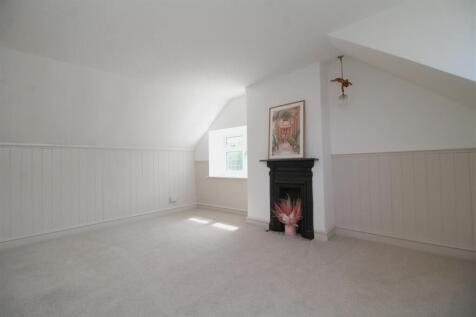 bedroom 2 .JPG