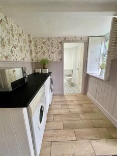 utiltiy room image 2.jpg