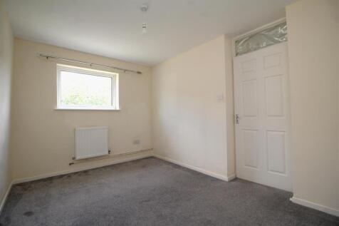 bedroom 1.JPG