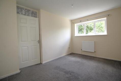 bedroom 2.JPG