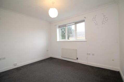 bedroom 2 .JPG