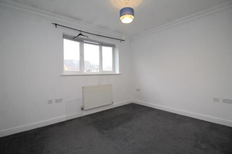 bedroom 3 .JPG