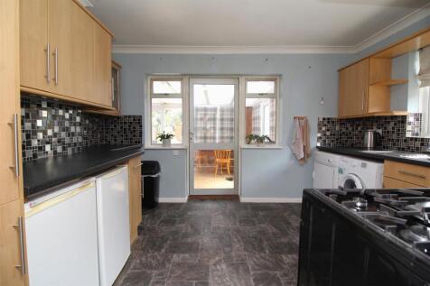 kitchen 2 .JPG