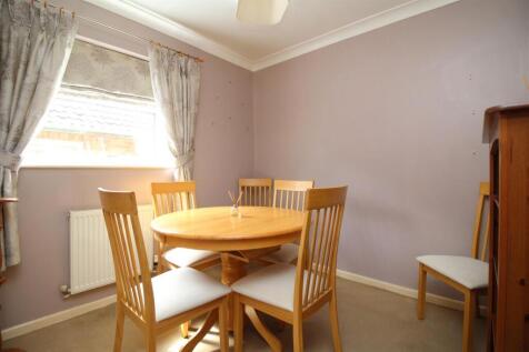 bedroom 3 dinining.JPG