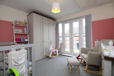 bedroom 2 .JPG
