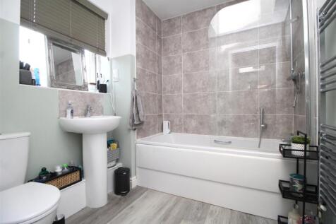 bathroom .JPG