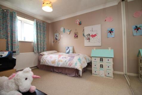 bedroom 2 .JPG