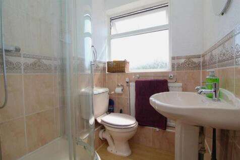 ensuite.JPG