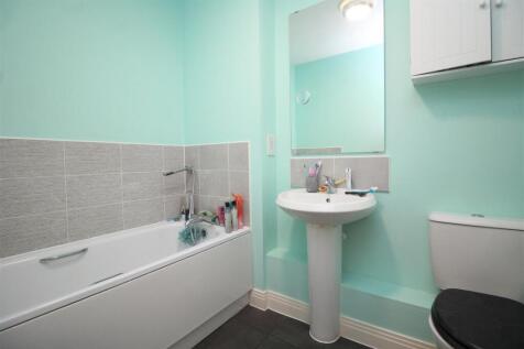 bathroom .JPG