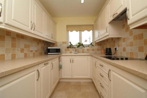 kitchen 2 .JPG