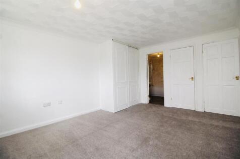 bedroom 1 .jpeg