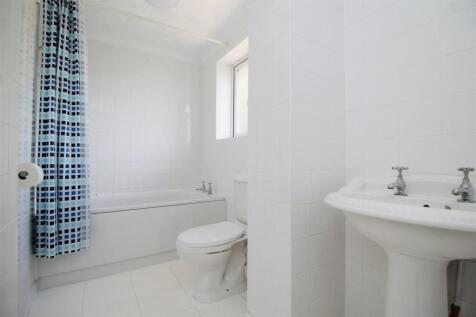 bathroom .jpeg