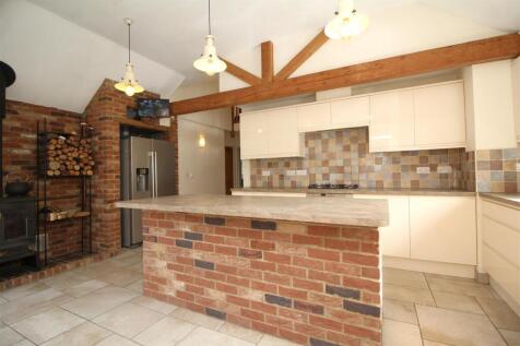 kitchen 2 .JPG