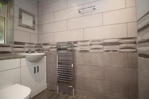 ensuite 3.JPG