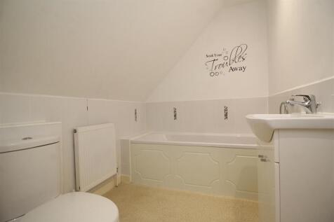 bathroom .JPG