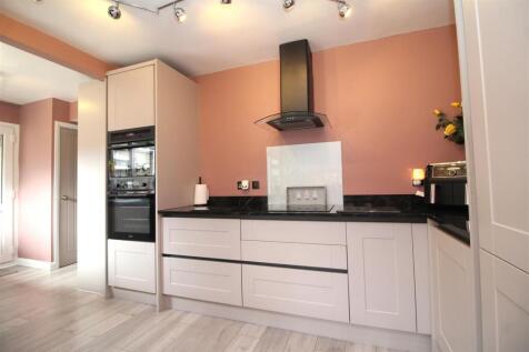kitchen 1 .JPG