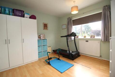 bedroom 2.JPG