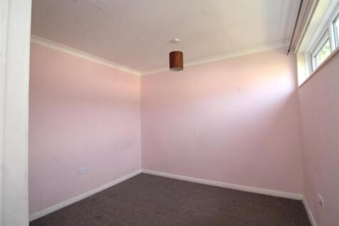bedroom 3 .JPG