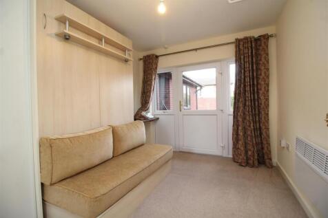 bedroom 3 .JPG