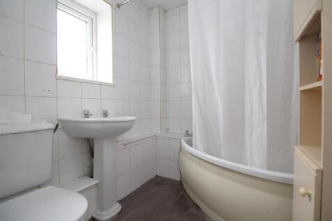 bathroom .JPG