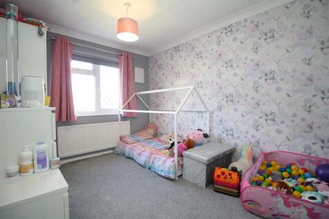 bedroom 3.JPG