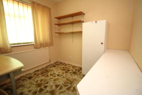 bedroom 3 .JPG
