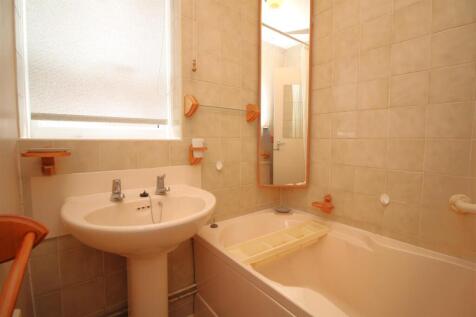 bathroom .JPG