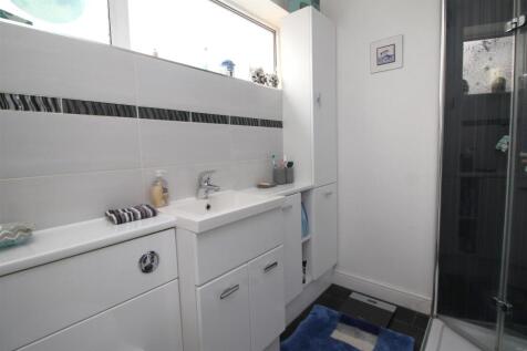 shower room 1 .JPG