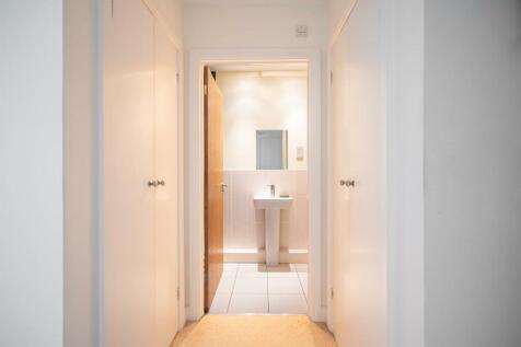 Bedroom to Ensuite