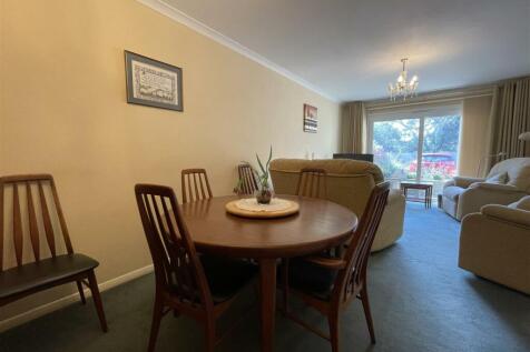 Dining Room 2.JPG