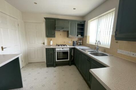 Kitchen 2.JPG