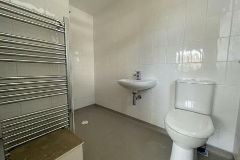Wet Room 2.JPG
