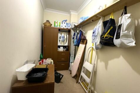 Walk in cupboard