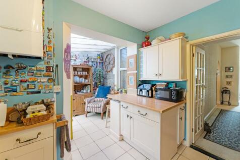 Kitchen 3.jpg