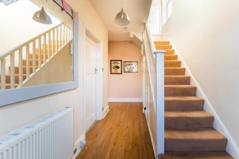 8 Entrance Hall