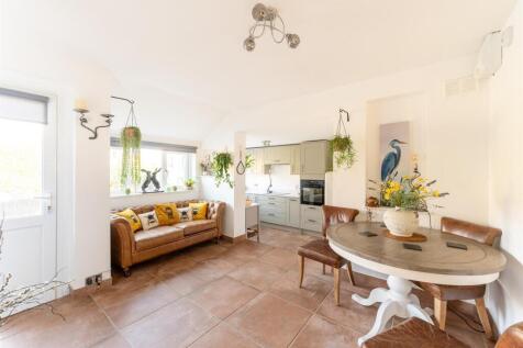 Dining Room 1.jpg