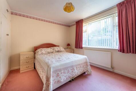 Bedroom 1 1.jpg