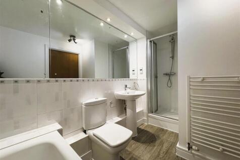 Bathroom 1.JPG