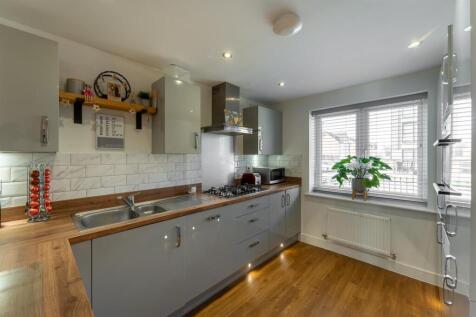 Kitchen 1.jpg