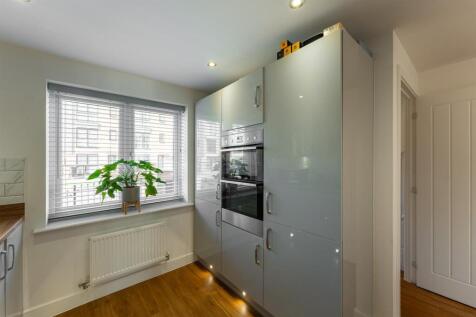 Kitchen 3.jpg