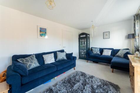 Living Room 2.jpg